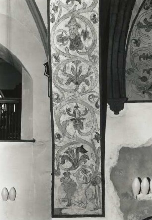 Luckenwalde. Stadtpfarrkirche St. Johannis. Gurtbogenansatz mit ornamentaler Bemalung