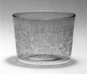 Becher mit der Inschrift "vinum forma perit"