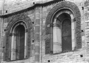 Como, Basilika San Abbondio, Fensterrahmungen der Chorjoch-Südwand