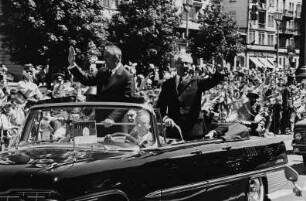 Staatsbesuch Edward Giereks, 1. Sekretär des ZK der Vereinigten Polnischen Arbeiterpartei. Fahrt mit Erich Honecker, 1. Sekretär des ZK der SED, durch die Stadt