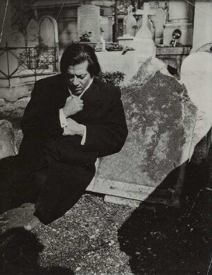Serge Lifar, Balletttänzer und Choreograf, auf dem Montmartre-Friedhof