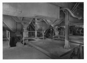 Industrie-Kraftwerk. Kesselhaus, Entaschungsanlage : Lauta (Niederlausitz). Industrie-Kraftwerk. Kesselhaus, Entaschungsanlage