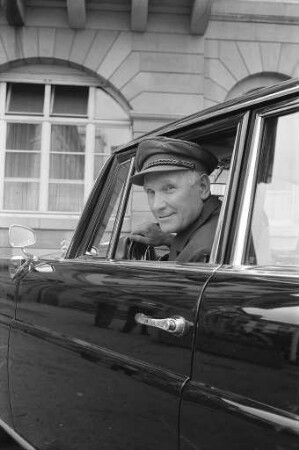 Chauffeur im Karlsruher Rathaus