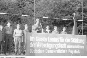 Verschiedene Sportveranstaltungen, Sport in der Nationalen Volksarmee der DDR (NVA), Betreuung von französischem Eiskunstläufer im Krankenhaus, Pausensport, Auszeichnung von Leistungssportlern, Minigolf-Anlage im Großen Garten, Kinder- und Jugend-Spartakiade, Flutlichtmasten des Rudolf-Harbig-Stadions, u.a., April 1965 - 1970