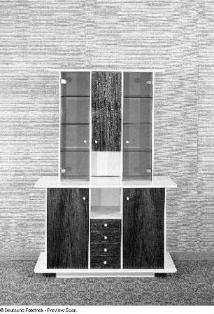 Vitrinenschrank