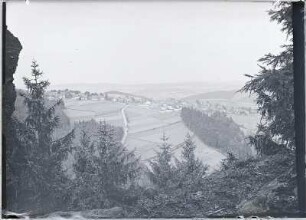 Erzgebirgspanorama : Bermsgrün (Schwarzenberg-Bermsgrün). Ortsteilansicht mit Weg zur Hansenmühle