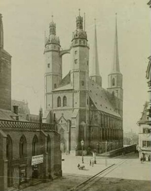 Vom Marktplatz in Halle, 2. Die Marktkirche. Aus: Blätter für Architektur und Kunsthandwerk. Verlag Julius Becker, Berlin SW, 1899. XII. Jahrgang, Tafel 73. Lichtdruck