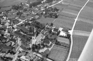 Ballrechten: Ortsbild mit Kirche