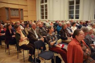Jubiläumskonzert 450 Jahre Sächsische Landesbibliothek und 150 Jahre Musikhochschule Dresden : Dresdner Musikschätze in historischer Überlieferung und moderner Aufführung. Gemeinsame Festveranstaltung der Musikhochschule und der SLUB Dresden in der Musikhochschule Dresden am 15. November 2006. Solisten der Hochschule für Musik "Carl Maria von Weber" Dresden spielen Instrumentalwerke des 18. Jahrhunderts nach Quellen in der Musikabteilung der Sächsischen Landesbibliothek – Staats- und Universitätsbibliothek Dresden (Ouvertüre von W. Gansbeck, Sonate in e von Johann Georg Pisendel, Sonaten in f und G von Johann Gottlieb Graun). Gäste im Saal