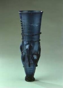 Rüsselbecher in gestreckter Form