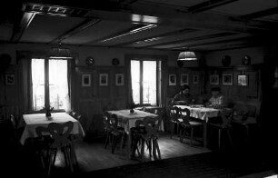 Oberprechtal: Gasthaus Adler; Gaststube mit zwei Fenstern