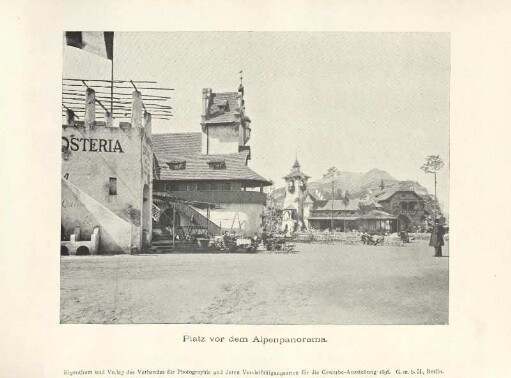 Platz vor dem Alpenpanorama