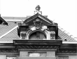 Görlitz-Altstadt, Augustastraße 26/27. Doppelwohnhaus (1888). Erkergiebel (Nr. 27)