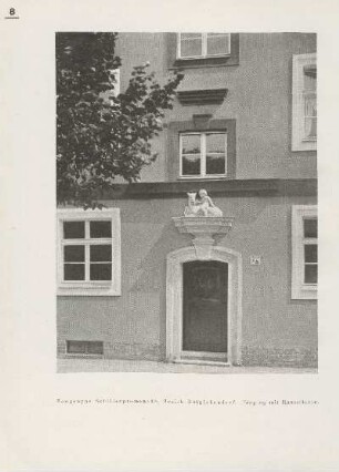 Baugruppe Schillerpromenade. Bezirk Reinickendorf. Eingang mit Hauszeichen