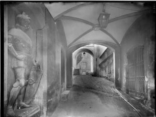Schloß Eberstein Toreinfahrt (erbaut 1602-1609) zum Schloßhof