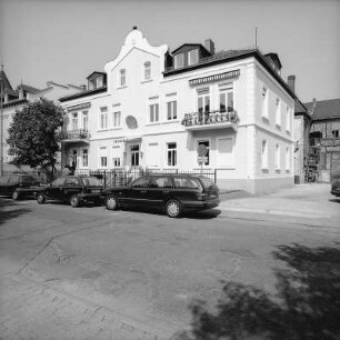 Ehemalige Fabrikantenvilla; Geisenheim, Winkeler Straße 100