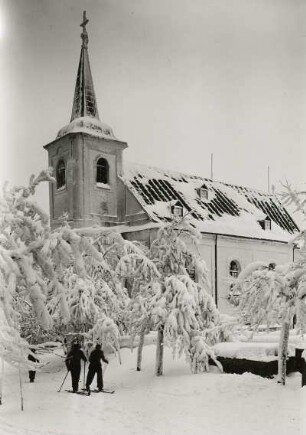 Gottesgab (heute Boží Dar / Tschechien). Verschneite Kirche zu Neujahr