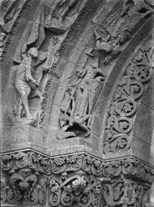 Saint-Pierre — Archivolte