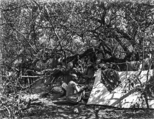 Gruppe im Lager (Ostafrika-Reisen Uhlig 1901-1910)