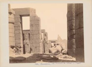 Ramesseum, Luxor (Theben-West): Ansicht mit der umgestürzten Kolossalstatue des Ramses II.