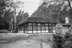 Einweihung des neuen Clubhauses des Karlsruher Turnvereins KTV 1846 bei der Sportanlage im Hardtwald