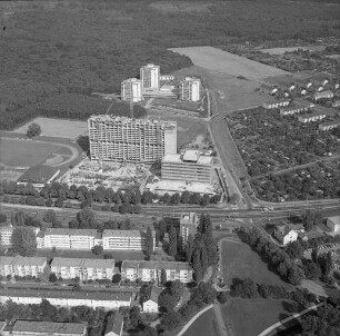 Bau einer Wohnanlage auf dem Gelände des Schwarzwaldhotels durch die Eigentums-Wohnbau-GmbH EWG