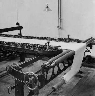X. Egalisiermaschine : Technikgeschichte | Technologie | Fasern, Gespinste und Gewebe | Leinenindustrie | Bleiche und Appretur