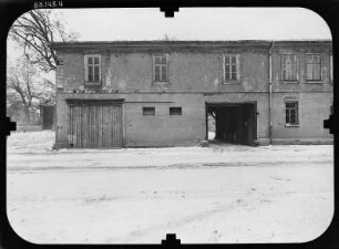 Eisenach, Jakobsplan 9. Kanzlerpalais (E. 18. Jh.). Seitenflügel. Straßenfront (Hinter der Mauer, Teilansicht)