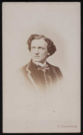 Porträt Anton Ascher (1820?-1884; Schauspieler, Regisseur). Albuminabzug auf Karton (Carte-de-visite mit Verlagsaufkleber verso)