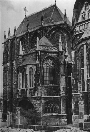 Aachen, Dom, Chor mit Hubertus- und Karlskapelle; Rechtsoktogon mit Ostteil der kurz vor 1487 vollendeten Nicolaus- und Michaelskapelle