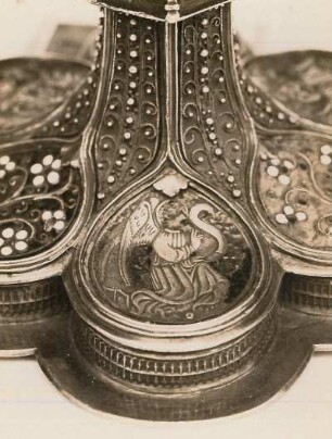 Ehrenfriedersdorf, Kelch : Teil des Fußes des vergoldeten Kelches aus der Nikolaikirche, jetzt im Heimatmuseum