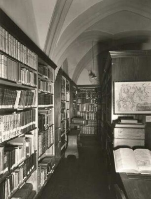 Kirchenbibliothek ("Heimlichkeit"), Inneres. Um 1400. Döbeln, Nikolaikirche. Südliche Empore