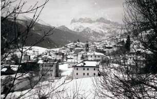 Valle di Cadore: Ort, Hintergrund le Tofane
