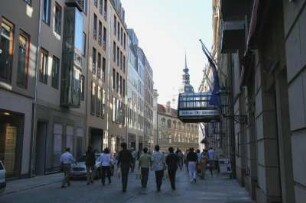 Dresden-Altstadt. Töpferstraße. Blick zum Fürstenzug und zum Hausmannsturm