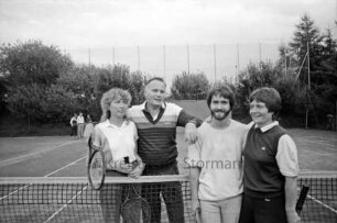 Tennisclub Reinfeld e. V.: Meisterschaften im Mixed: Sieger Erika Dinse und Sohn Thilo neben Inge Lehwald und Heinz-Josef Willemsen