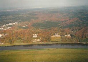 Dresden. Elbe, Schloss Albrechtsberg, Lingnerschloss, Schloss Eckberg, Wohnbebauung Am Jägerpark, Dresdener Heide. Luftbild-Schrägaufnahme von Südwesten
