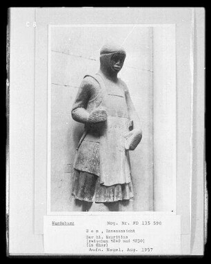 Magdeburg, Dom St. Mauritius und St. Katharina, Innenaufnahme, Chor : Statue des Heiligen Mauritius in Kettenhemd und Lederkoller, zwischen 1240 und 1250