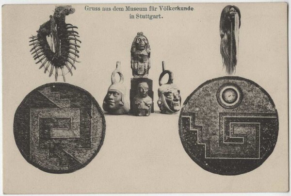 Carte postale du Museum für Völkerkunde de Stuttgart avec des objets d'Amérique latine