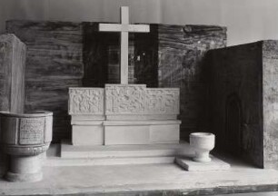 Modell I und Ii von Kanzel, Altar und Taufbecken für die Christuskirche in Zwickau-Planitz