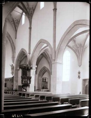 Stadtpfarrkirche innen nach Südosten nach der Restaurierung
