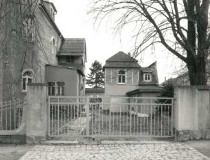 Mittweida, Johann-Sebastian-Bach Straße 7. Villa (um 1905). Hofansicht mit Dienstbotengebäude