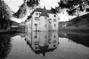 Inzlingen: Wasserschloss (1563), Turmseite