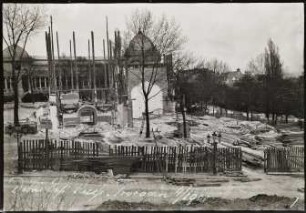 Paris, Abbau Weltausstellung 1900, Arbeiten auf dem Trocadéro-Hügel