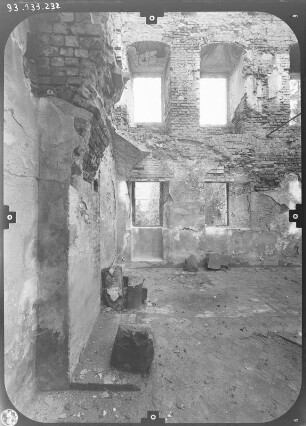 Bad Muskau. Ruine des Neuen Schloßes. Innenansicht