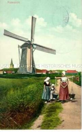 Frau mit Kindern in niederländischer Volkstracht, vor einer Windmühle