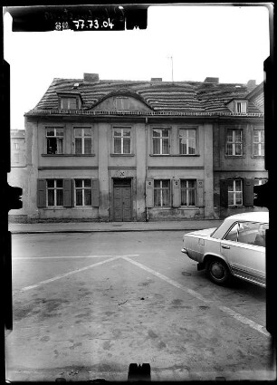 Potsdam, Gutenbergstraße. Wohnhaus (18. Jh.). Straßenfront
