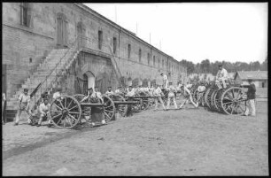 Dresden. Kaserne des Feldartillerie-Regiments