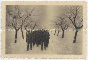 Soldaten in der Ausbildung: Marsch durch den Schnee