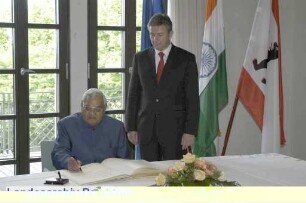 Berlin-Besuch des indischen Premierministers Shri Atal Bihari Vajpayee; Max-Liebermann-Haus, Pariser Platz (Mitte)