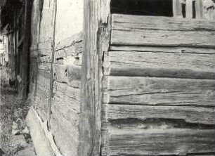 Wirtschaftsgebäude in Spohla, Detail : Bauwesen - Wirtschaftsgebäude und Gehöfte. Ort: Spale / Spohla. Gebohltes Gebäude.